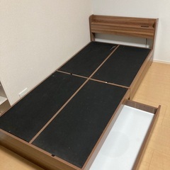 収納・電源付　シングルベッドフレーム