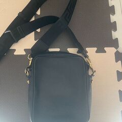 15万円で購入　Versace　ボディバッグの画像