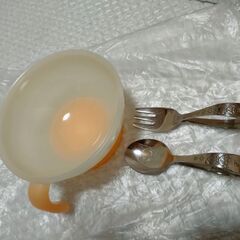 Combiのお茶碗とスプーンフォークのセット