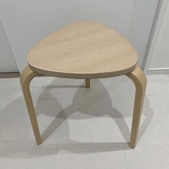 IKEA スツール サイドテーブル ナイトテーブルの画像