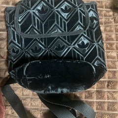 adidas 黒 ショルダーバッグの画像