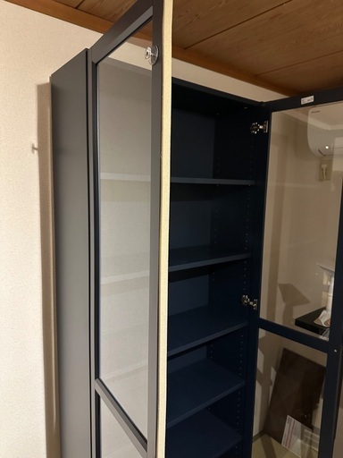 お引取のみ* IKEA ビリーとオクスベリ2枚 ガラス扉 お引取のみ* 良い IKEA ビリーとオクスベリ2枚 ガラス扉