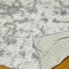 【中古・美品】ふわふわラグ／カーペット グレーの画像