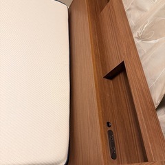 【決まりました】セミダブル   マットレス＋ベッドフレームの画像