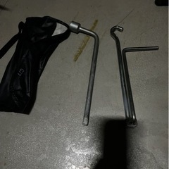 車載ジャッキ　　日産純正　セレナ　ミニバンの画像