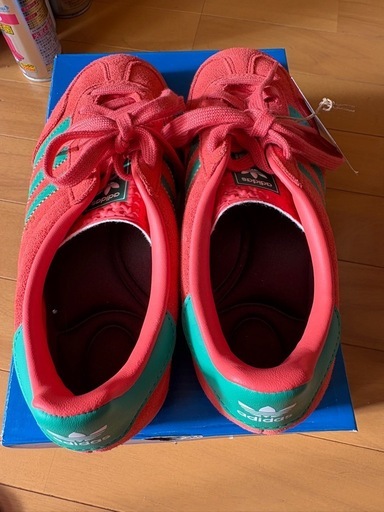 adidasガゼルスニーカー