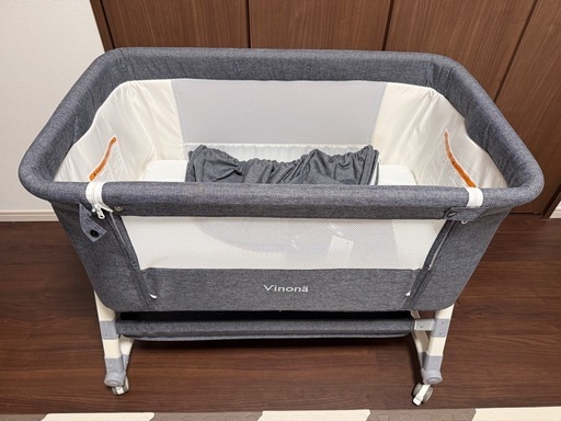 Vinona ベビーベッド グレー キャスター付き (鯖) 西牟田のベビー用品
