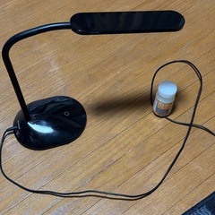 LEDデスクライト 
アイリスオーヤマの画像