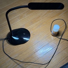 LEDデスクライト 
アイリスオーヤマの画像