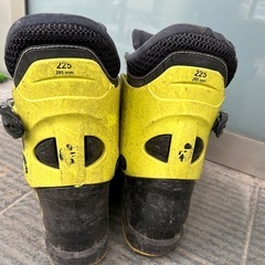 ジュニアスキーブーツ　22cm
の画像
