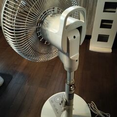 2017年製DC扇風機リモコン付き（直接受け渡し）の画像