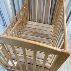 カトージ　ベビーベッド　カバークッション付きの画像