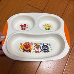 アンパンマンお皿の画像