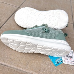 19.0 新品　スニーカーの画像