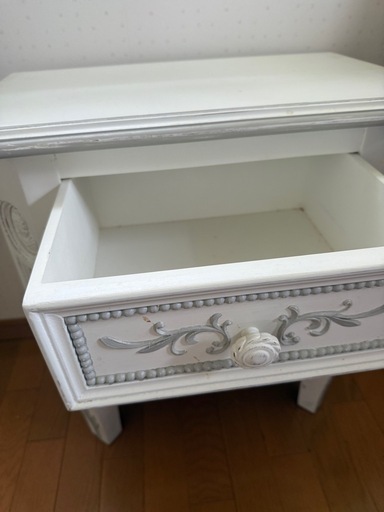 kino サイドテーブル　ホワイト 1/17まで】kino サイドテーブル ホワイト 公式