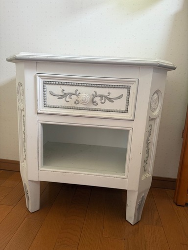 1/17まで】kino サイドテーブル ホワイト 人気