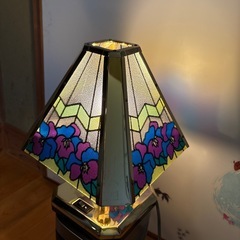 アンティーク調ベッドサイドランプの画像