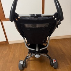 クイニー　ベビーカーの画像