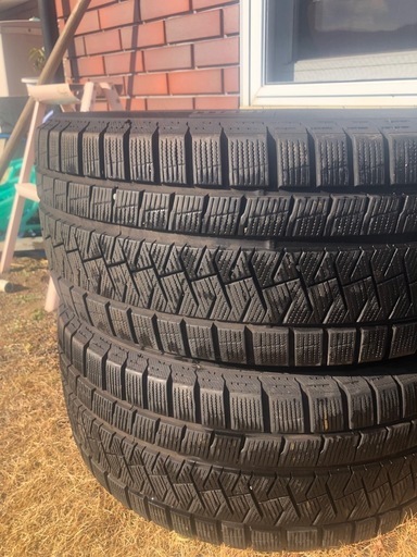 深溝 激安 245/40R18 ピレリ スタッドレスタイヤ 2本 送料込み ⭐️245/40R18ピレリースタッドレスタイヤ深溝2本⭐️ (エイジッチ