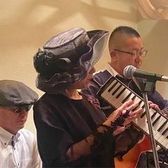 女性ベーシスト募集！