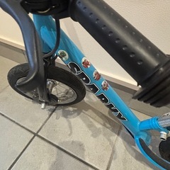 キックバイク ブレーキ付 スタンド付き  SPARKY（スパーキー）室内保管の画像