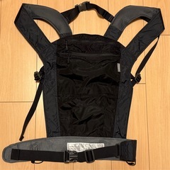 モンベル ポケッタブル ベビーキャリア ブラック 抱っこ紐の画像