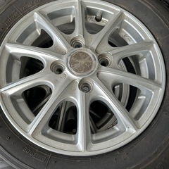 ホイール付きスタッドレスタイヤ4本の画像