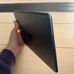 iPad 第8世代　128GB カバー付きの画像