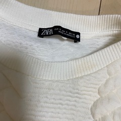 ZARA ツイストデザイン　トレーナーの画像