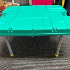 折り畳みテーブルの画像