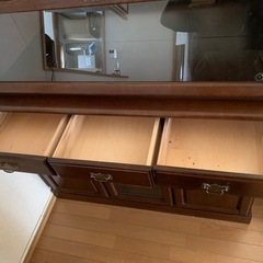 【極美品⭐️】木製　サイドボード　キャビネット　カツヤマ　強化ガラスの画像