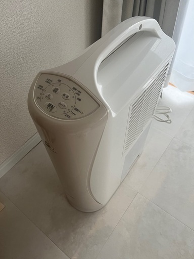 CORONA 衣類乾燥機/除湿機 タンク4.5L 中古 美品】CORONA衣服乾燥付き除湿機 (みかん) 二中通の季節、空調家電