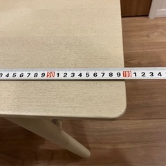 リビングテーブルの画像