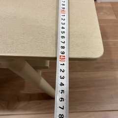 リビングテーブルの画像