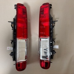 ハイエースワゴン8型 純正テールランプ 左右セット 新車外しの画像
