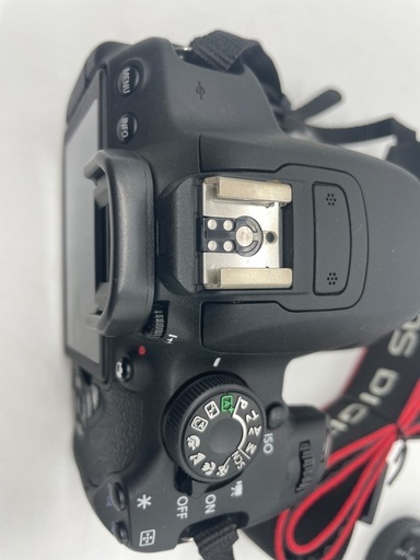 【トレファク足立扇店】ﾃﾞｼﾞﾀﾙ一眼ﾚﾌｶﾒﾗ Canon EOS Kiss X7i ﾚﾝｽﾞ3本ｾｯﾄ 充電器付