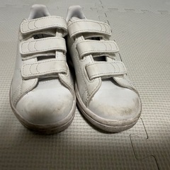adidas スタンスミスの画像