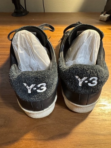  Y-3 × adidas「Superstar」ブラック レザースニーカー