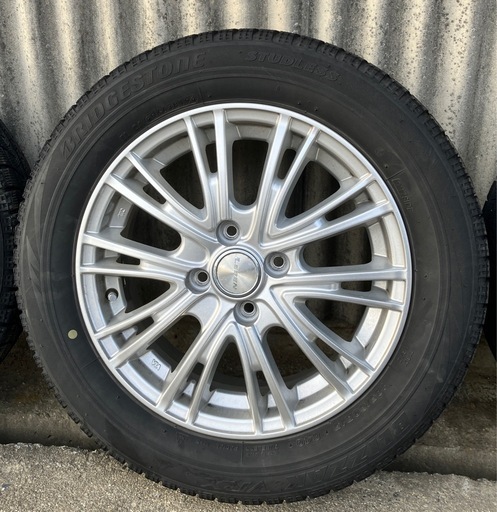 ① 室内保管】ブリヂストン スタッドレス 185/60R15 シエンタ/アクア