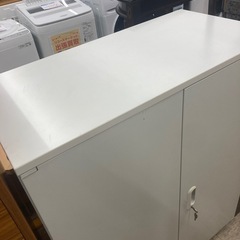 【ジモティー割引で最大15％OFF⭐️】PLUS スチールキャビネット　ロッカー L5-105A 　鍵付きの画像