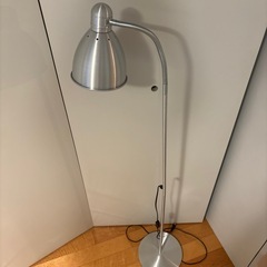 【他商品とまとめてお願いします！】IKEA フロアランプ　シルバーの画像