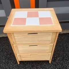 早い者勝ち　引き出し棚の画像