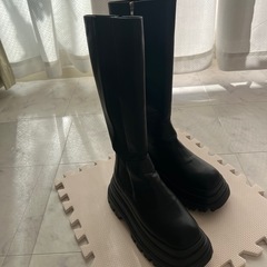 【美品】ロングブーツ　厚底　黒　Lサイズ　24-25cmくらいの画像