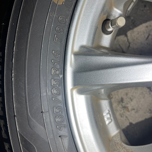 値下がりしました！
2022年の 165\6514タイヤホイールセットです