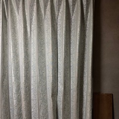 カーテンの画像