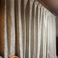 カーテンの画像