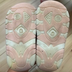 いちごとさくらんぼのサンダル（笛タイプです）の画像