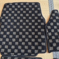 ダイハツ　ウェイク　マットの画像