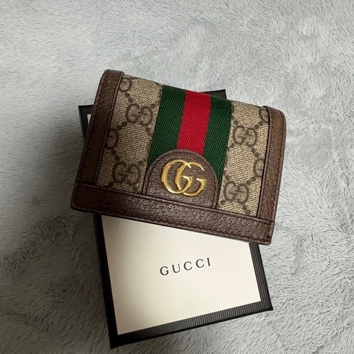 GUCCI 二つ折り財布