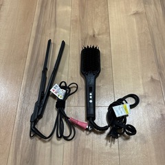 ストレートアイロンとホットブラシ　ホットコームの画像